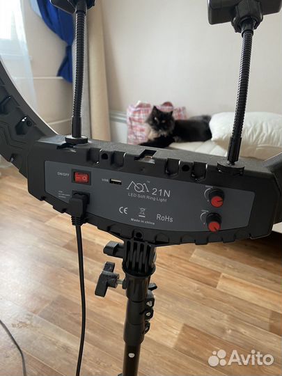 Кольцевая лампа со штативом