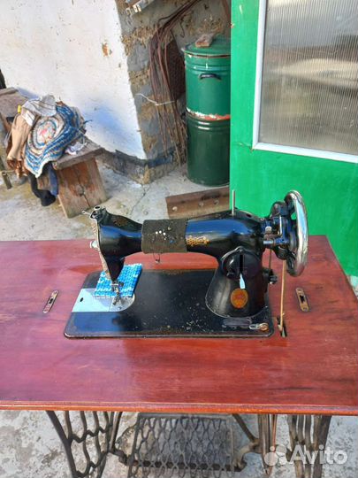 Швейная машинка