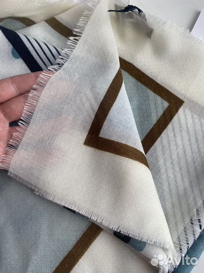 Платок labbra 130x130 новый