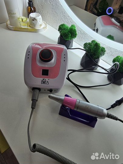 Аппарат для маникюра и педикюра