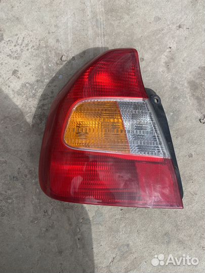 Hyundai accent задний Левый Фонарь