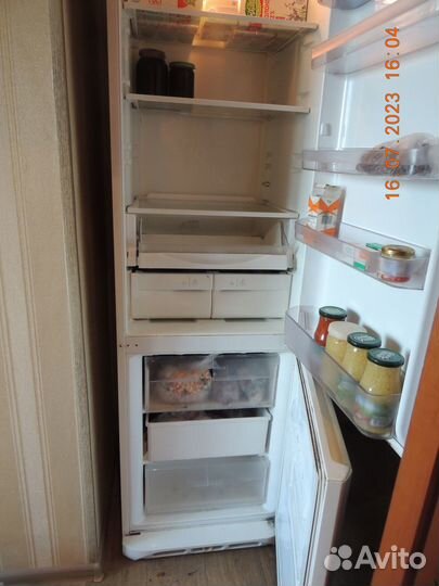 Холодильник Hotpoint-Ariston MBA 4041C