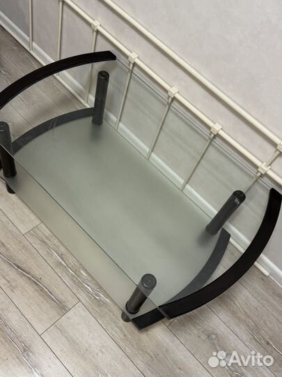 Журнальный стол стеклянный