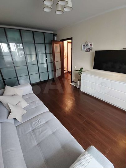 2-к. квартира, 53 м², 8/17 эт.