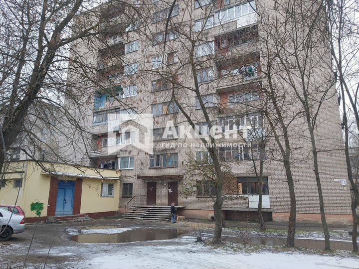 Комната 12 м² в 4-к., 4/9 эт.