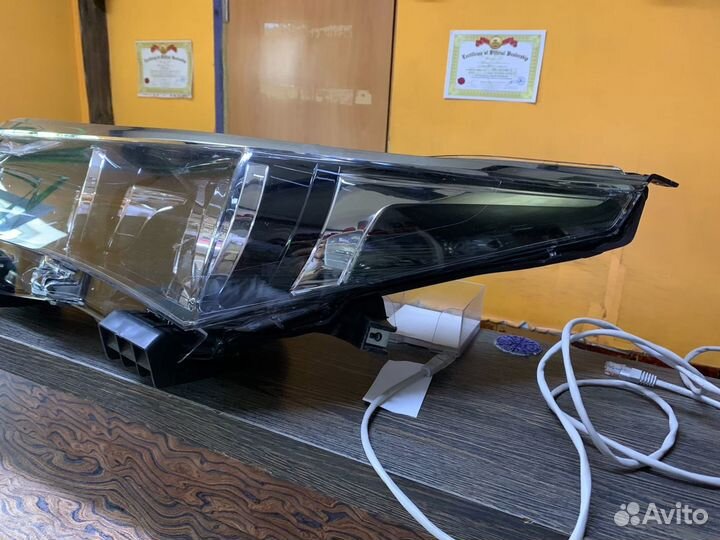 Фара на Toyota Corolla