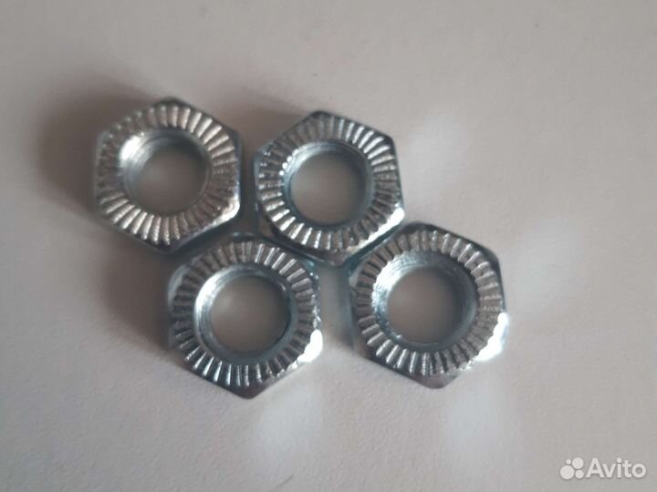 Контргайка для колес 3/8