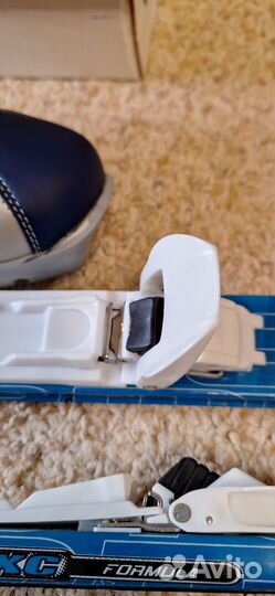 Лыжные ботинки 34-35 размер, вместе с лыжами