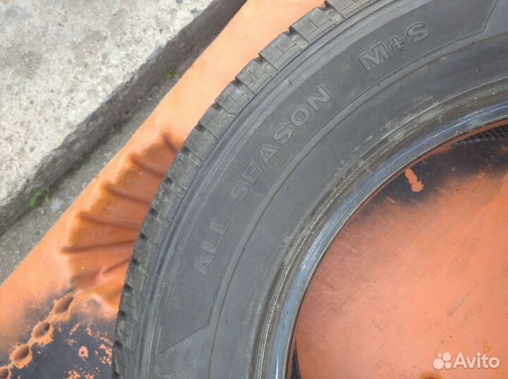 Dunlop Grandtrek ST20 215/65 R16 98S