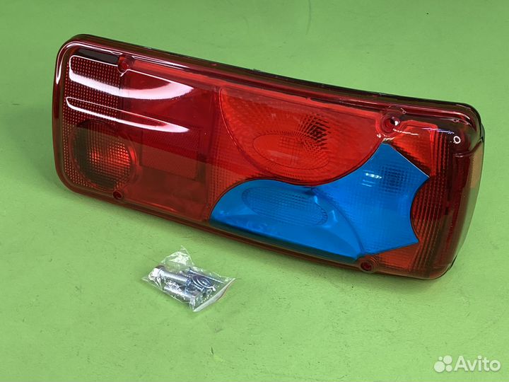 Фонарь задний многосекц. правый 