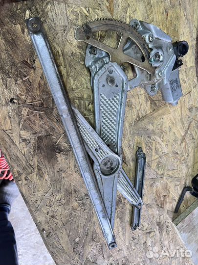 Стеклоподъемник