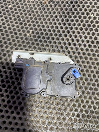 Сервопривод замка багажника Hyundai Santamo