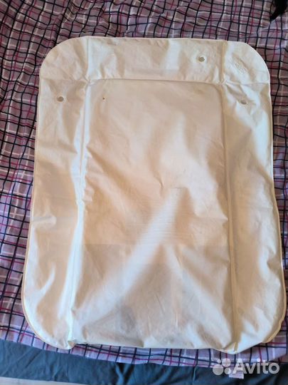 Пеленальный стол IKEA с принадлежностями