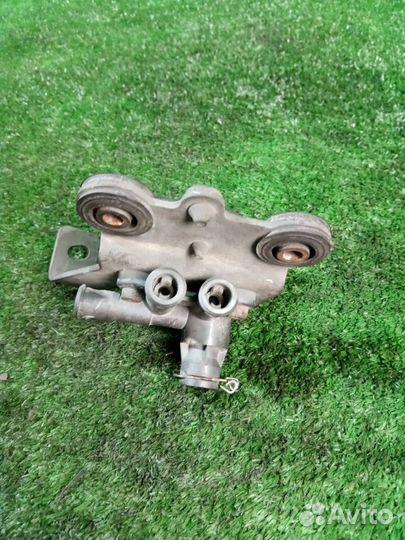 Клапан пневмоподвески задний Toyota Harrier