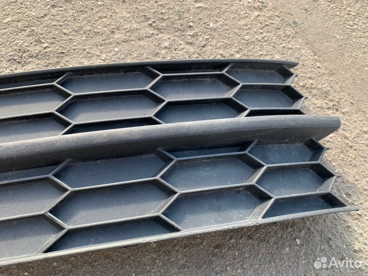 Решетка в бампер левая Rapid 1