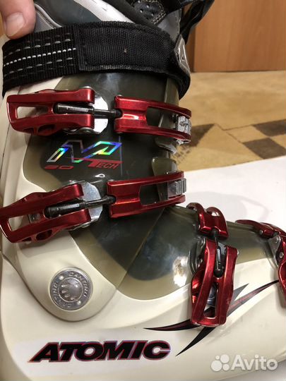 Горнолыжные ботинки atomic