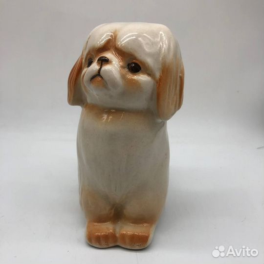 Фарфоровая статуэтка собаки 