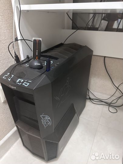 Игровой пк с монитором и клавиатурой