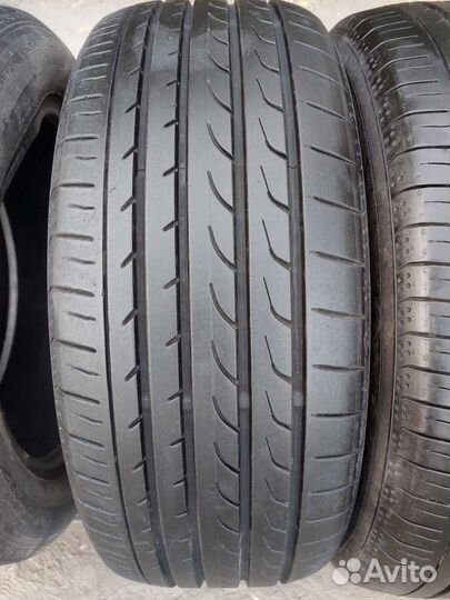 Yokohama BluEarth RV-02 215/55 R17 94V