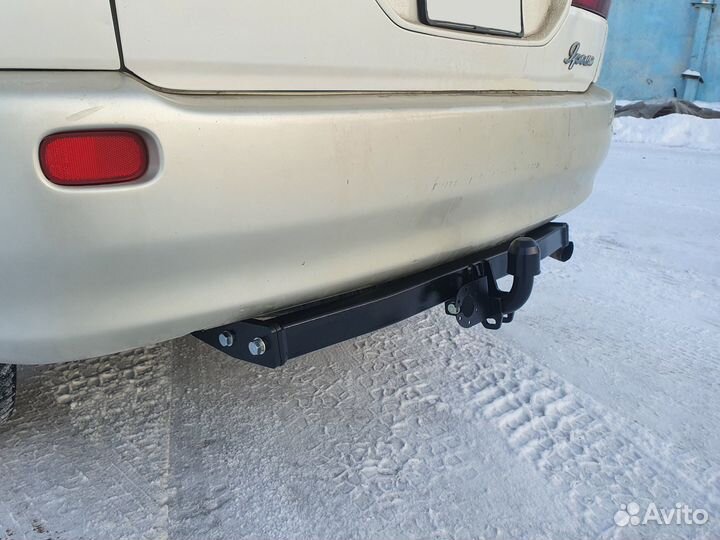 Фаркоп на Toyota Ipsum, Toyota Nadia