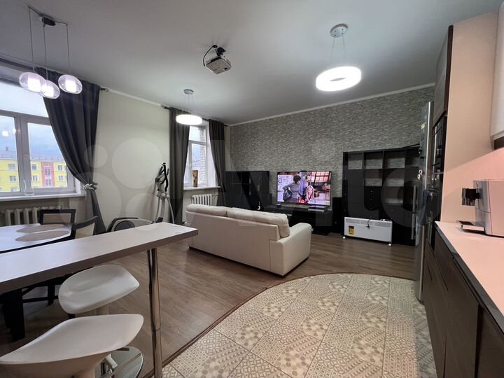 3-к. квартира, 92 м², 5/5 эт.