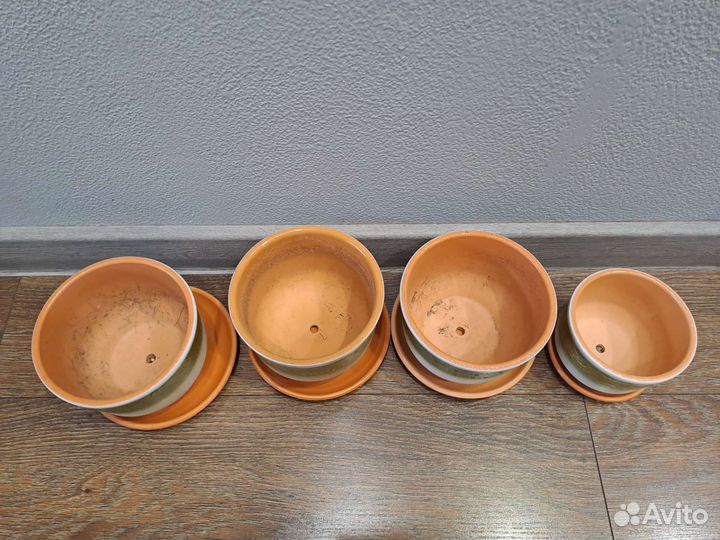 Керамические кашпо горшки с поддонами зелёные