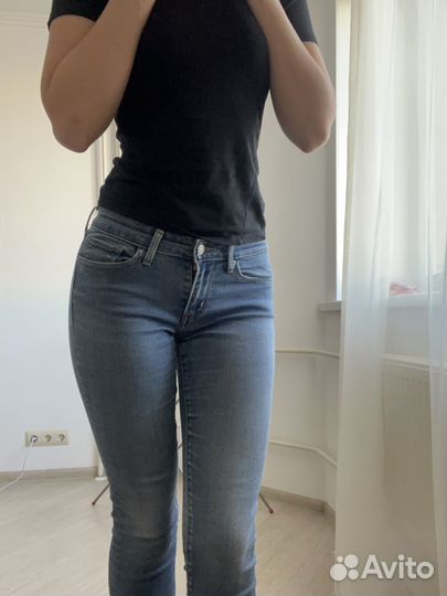 Джинсы Levis 711