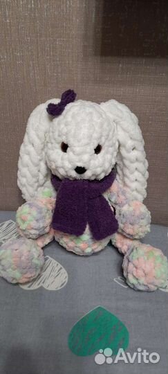 Плюшевый заяц вязаный. Игрушка ручной работы