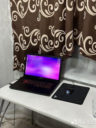 Ноутбук 17 дюймов Asus Intel i7 Nvida GTX 1050 ti