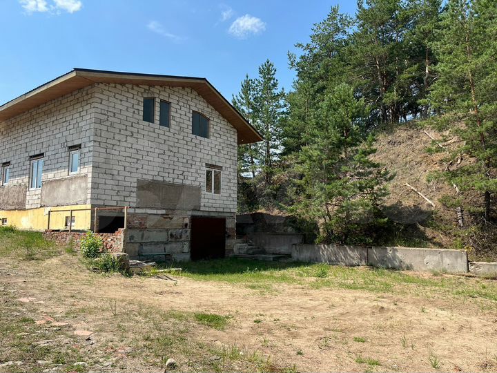 Дом 257 м² на участке 100 сот.