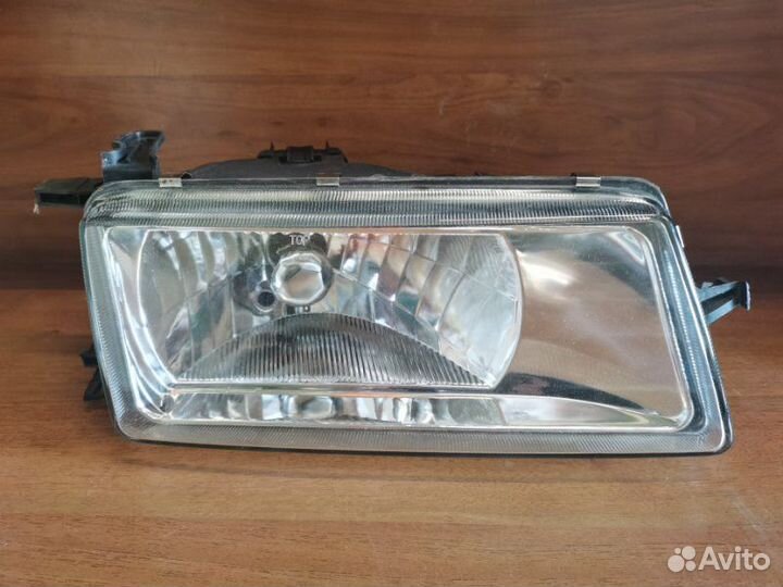 Фара правая Opel Vectra A 1988-1992
