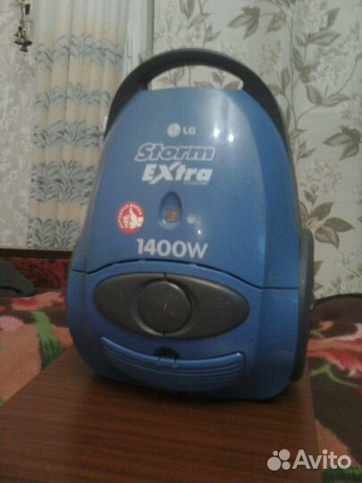 Пылесос LG 1400 Вт