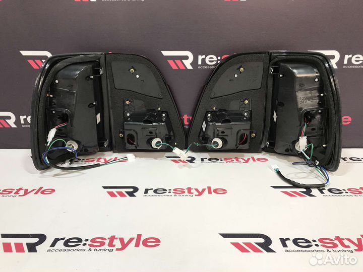 Стопы Toyota Land Cruiser 100 Стиль LX