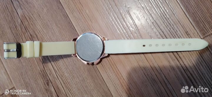 Часы наручные женские