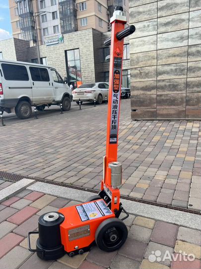 Домкрат подкатной грузовой 30т, 50т, 60т