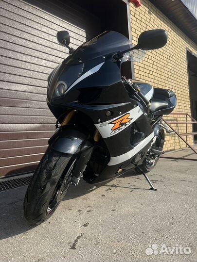 Suzuki GSX-R 1000 k4