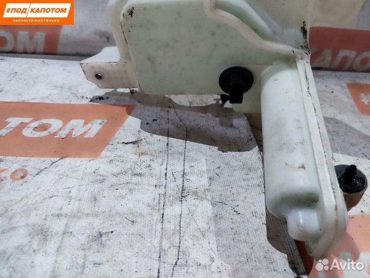 Бачок омывателя передний Volkswagen Passat B6 2007