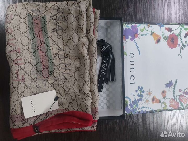 Палантин Gucci
