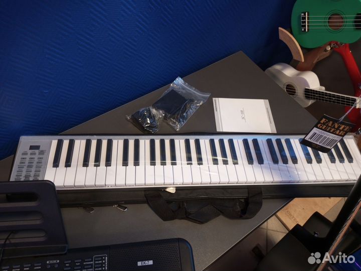 Синтезатор белый JC-118