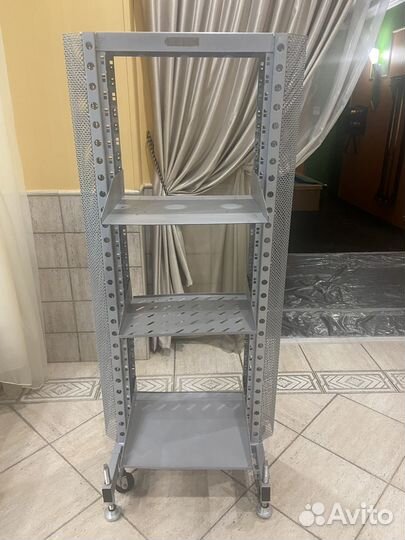 Рэковый шкаф на 30 мест