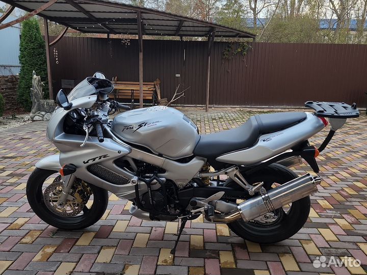 Honda VTR1000F
