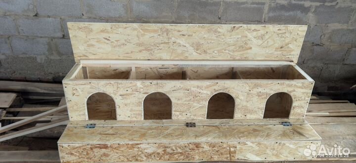 Гнездо для кур с яйцесборником