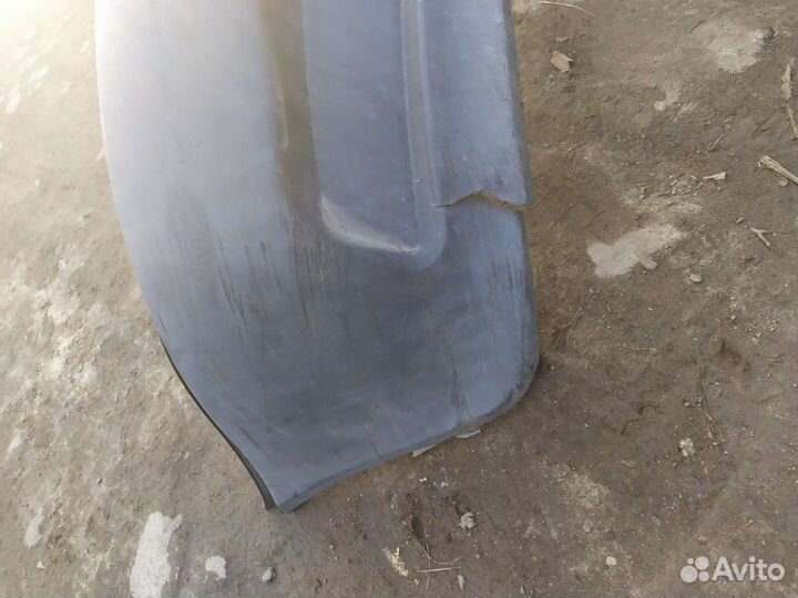 Передний бампер Iveco Daily 2005 год