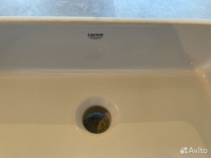 Раковина в ванную Grohe Cube Ceramic 3948000H