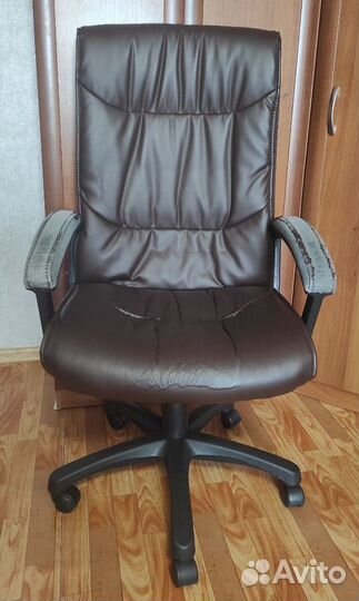 Компьютерное кресло