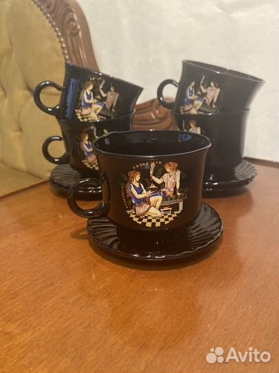 Чайные чашки с блюдцами