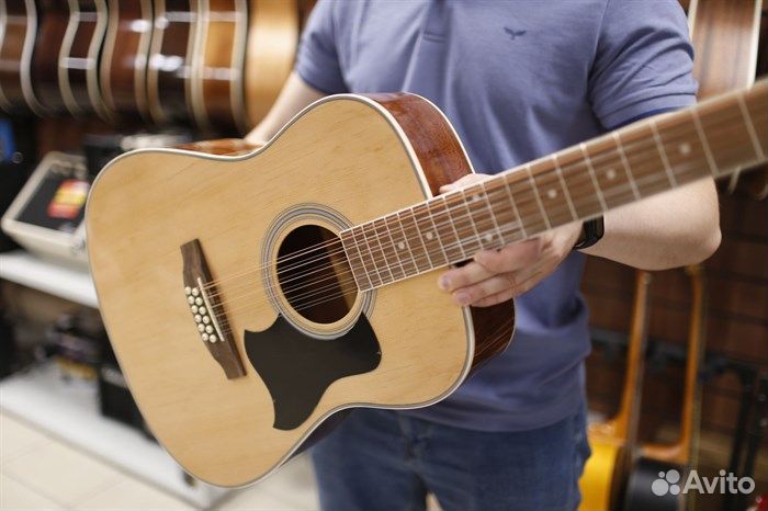 Акустическая 12-струнная гитара