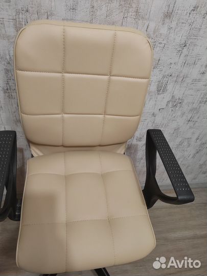 Компьютерное кресло кожаное экокожа новое