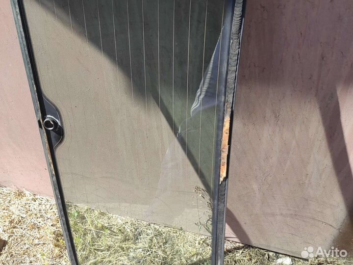 Стекло багажника Пассат Б6 универсал