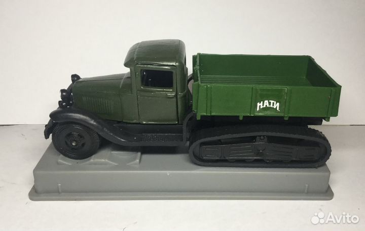 M 1:43. нати В-2. 85 лет нами. Двигатель